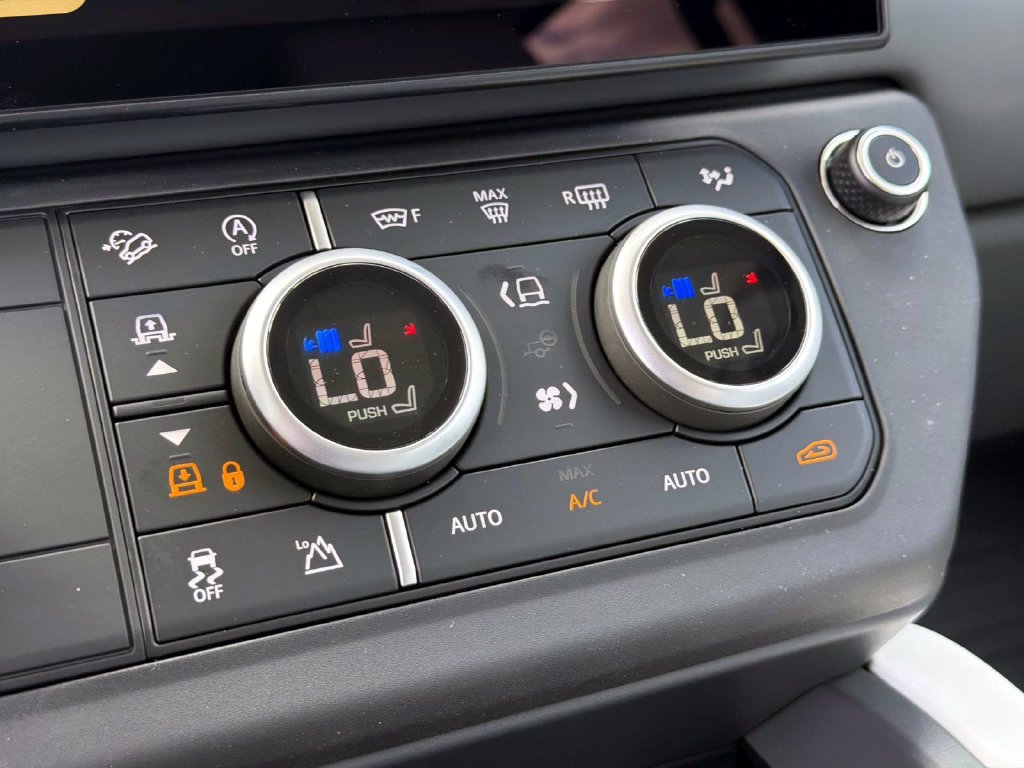New 2026 Land Rover Defender 110 X-Dynamic SE AWD/4WD image 26
