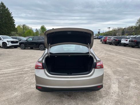 Used 2022 Chevrolet Malibu LT FWD image 8