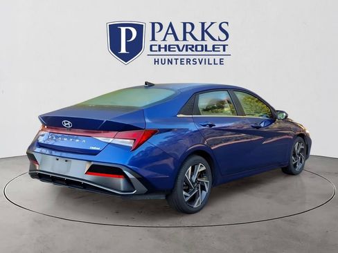 Used 2025 Hyundai Elantra Limited FWD image 34