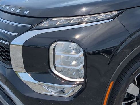 Used 2025 Mitsubishi Outlander SE FWD image 9
