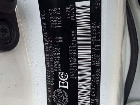 Used 2023 Toyota Camry SE image 16