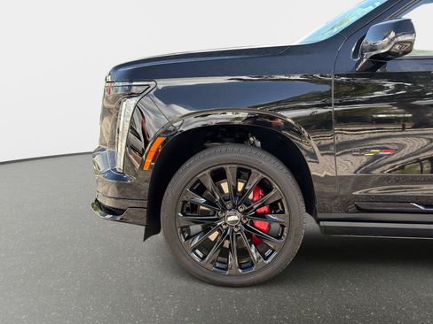Used 2026 Cadillac Escalade V w/ LPO, ONYX Package image 12