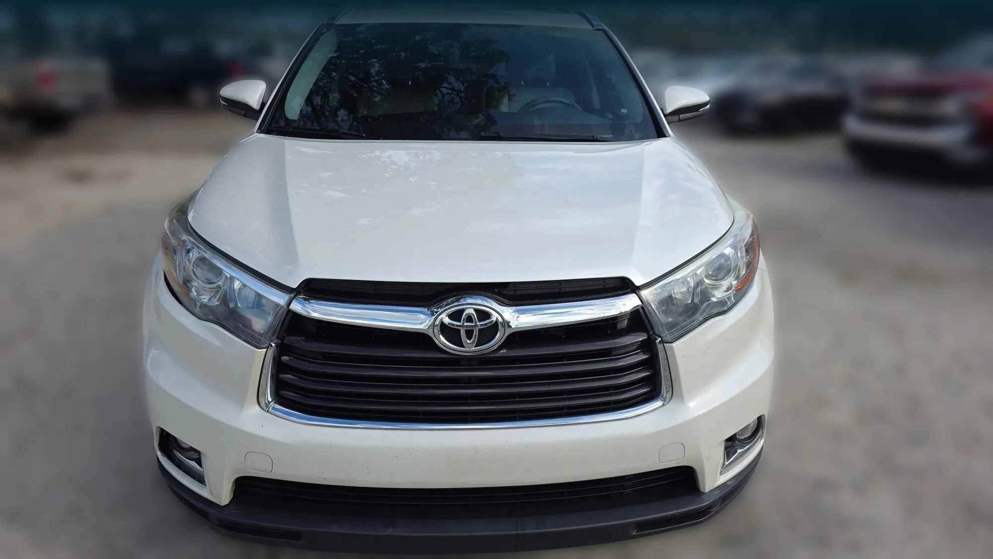 Used 2016 Toyota Highlander Limited FWD image 2