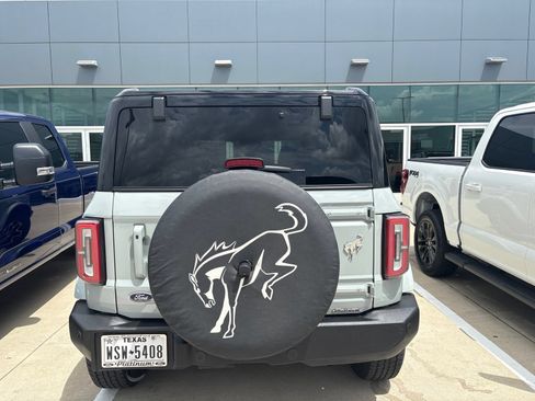 Used 2024 Ford Bronco Outer Banks AWD/4WD image 6