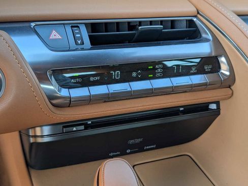 Used 2022 Lexus LC 500 Convertible image 14