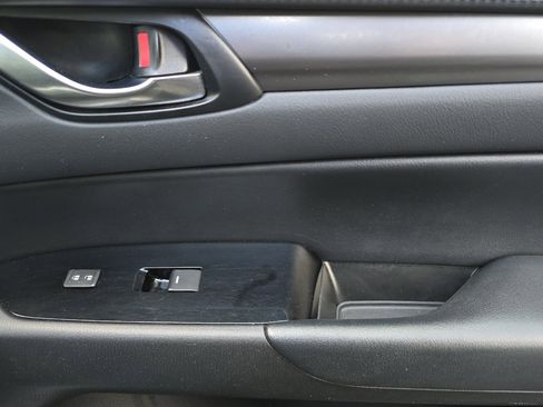 Used 2019 MAZDA CX-5 Touring image 23