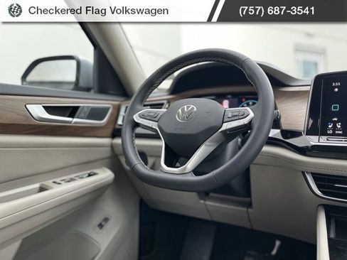 New 2026 Volkswagen Atlas SE image 24