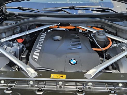 New 2026 BMW X5 xDrive50e w/ Executive Package image 29