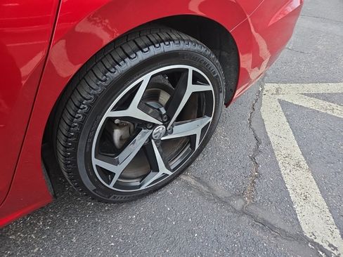 Used 2021 Volkswagen Passat 2.0T R-Line image 10