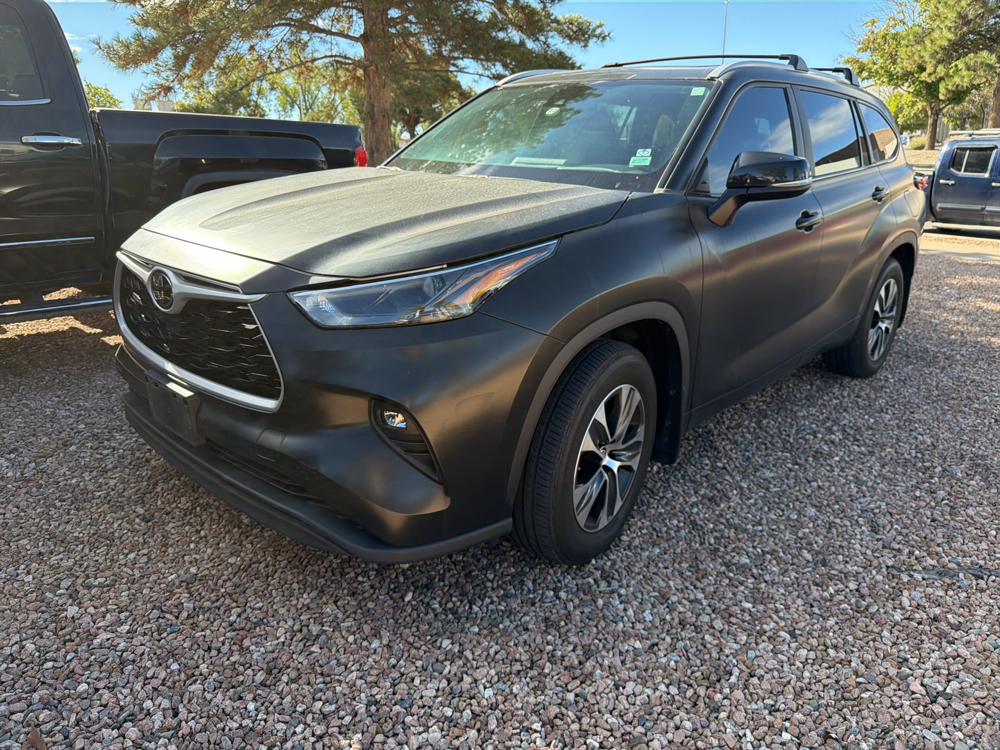 Used 2023 Toyota Highlander XLE FWD image 1
