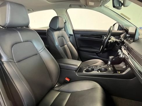 Used 2022 Honda Civic Touring image 10
