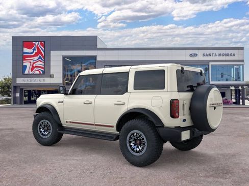 New 2026 Ford Bronco Outer Banks w/ Sasquatch Package AWD/4WD image 4