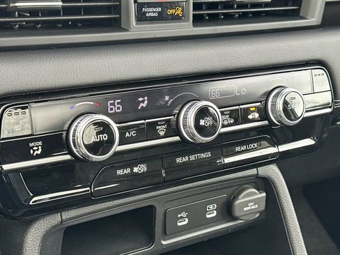 New 2026 Honda Pilot Touring image 23