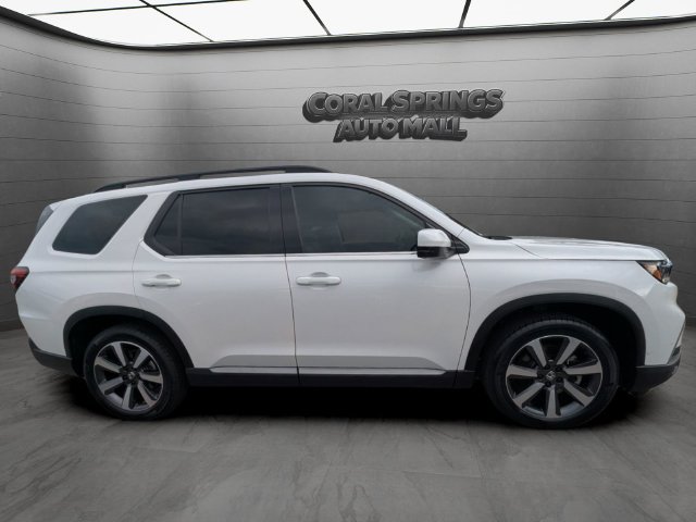 Certified 2024 Honda Pilot Touring image 7