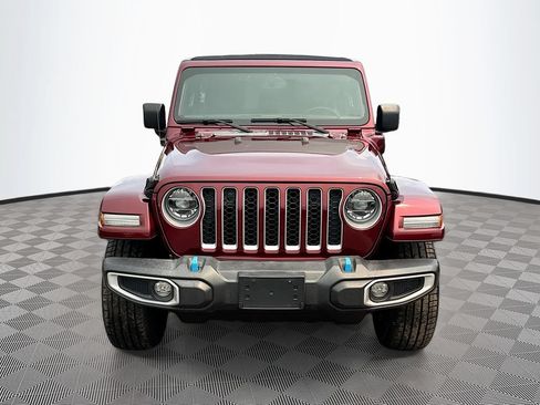Used 2022 Jeep Wrangler Unlimited Sahara AWD/4WD image 2