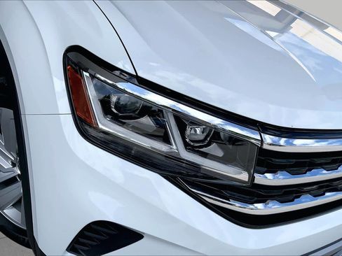 Used 2023 Volkswagen Atlas Cross Sport SE w/ Panoramic Sunroof Package FWD image 28