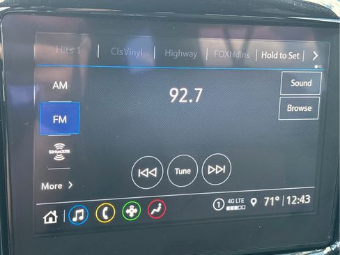 Certified 2023 Chevrolet Traverse LT FWD image 13