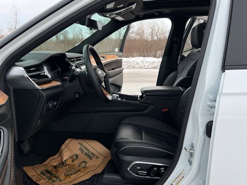 Used 2024 Jeep Grand Cherokee Summit image 15