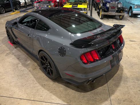 Used 2018 Ford Mustang Shelby GT350R w/ GT350R Equipment Group 920A RWD image 16