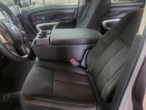 Used 2019 Nissan Titan SV RWD image 8