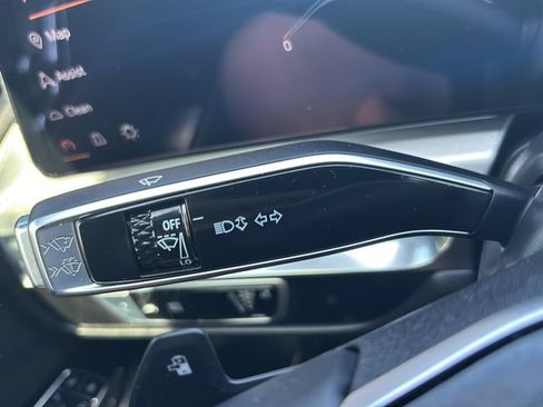 Used 2024 Cadillac Lyriq Luxury AWD/4WD image 19