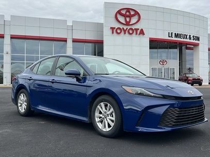 Used 2025 Toyota Camry SE