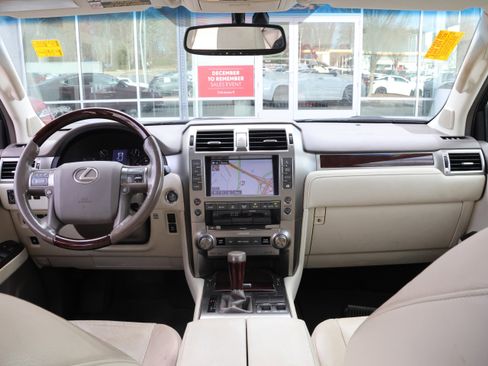 Used 2017 Lexus GX 460 Premium image 17