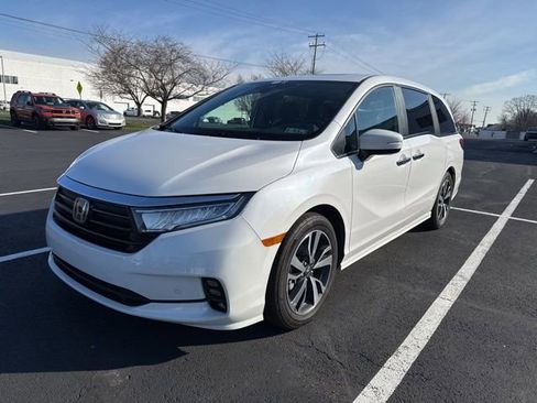 Certified 2024 Honda Odyssey Touring image 4