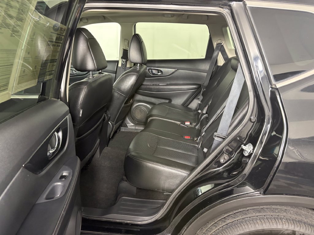 Used 2016 Nissan Rogue SL AWD/4WD image 28