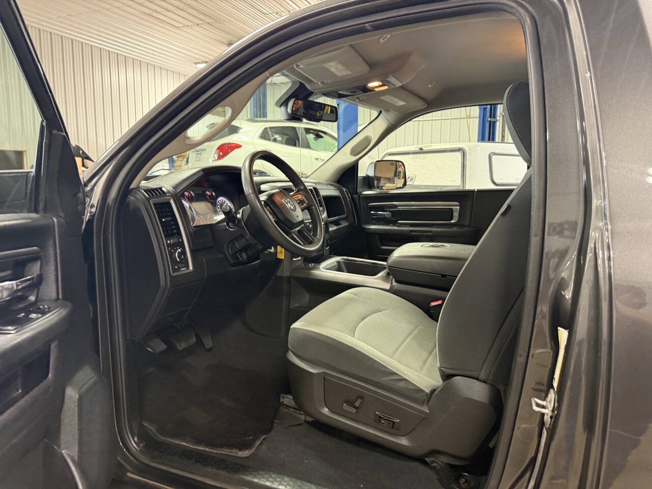 Used 2022 RAM 2500 Tradesman w/ Protection Group AWD/4WD image 3