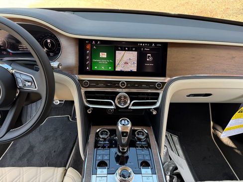 New 2026 Bentley Flying Spur Azure image 4