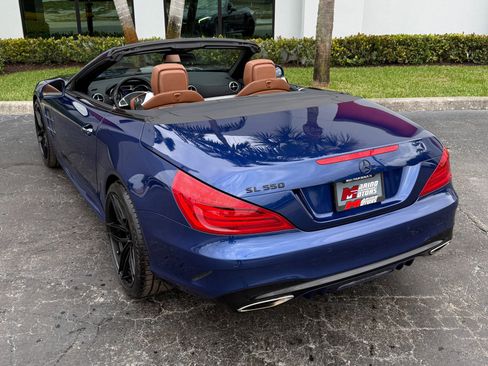 Used 2017 Mercedes-Benz SL 550 image 9