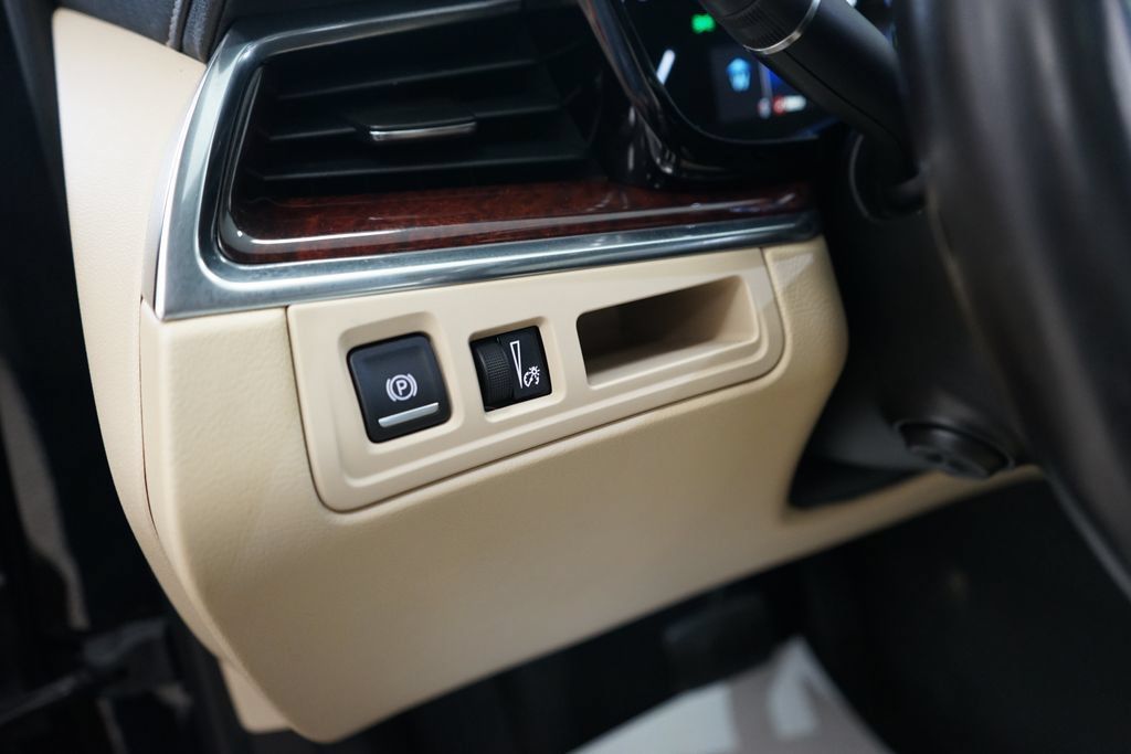 Used 2018 Cadillac XT5 Luxury AWD/4WD image 30