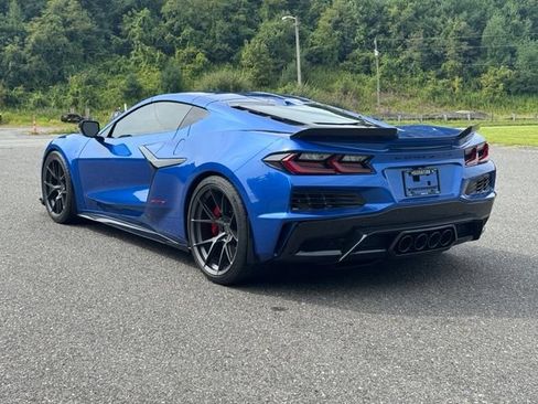 Used 2023 Chevrolet Corvette Z06 w/ Battery Protection Package RWD image 5