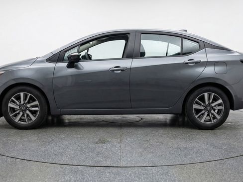 Used 2025 Nissan Versa SV FWD image 5