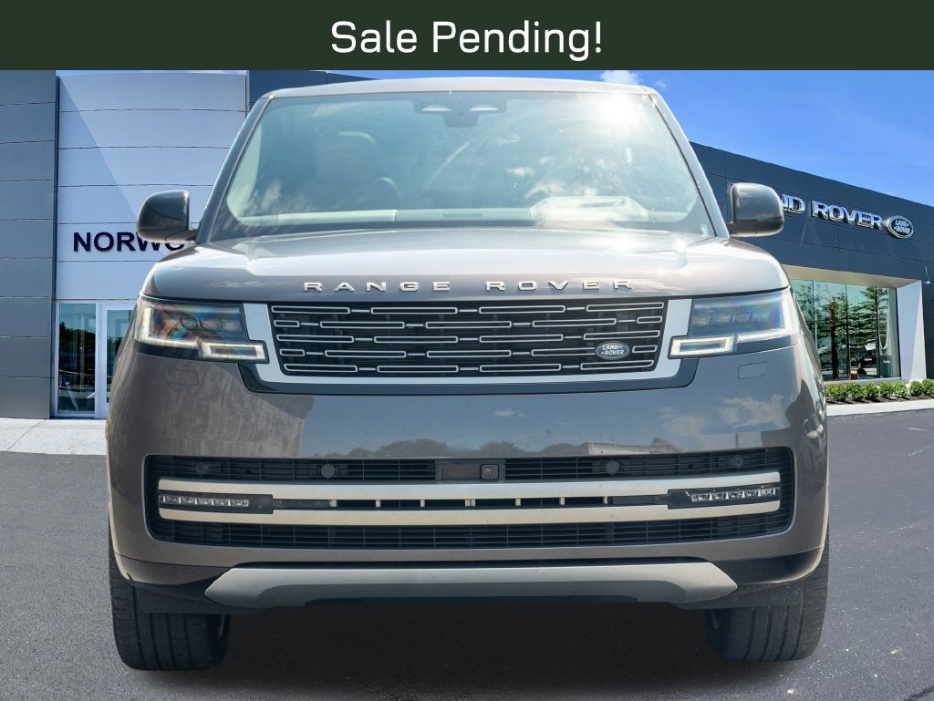 Certified 2025 Land Rover Range Rover SE AWD/4WD image 2