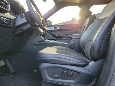 Certified 2023 Ford Explorer ST-Line w/ Class IV Trailer Tow Package image 17