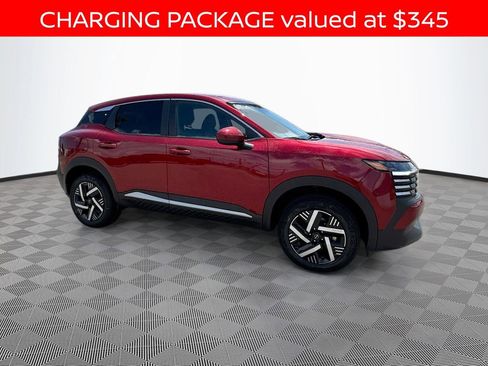 Used 2025 Nissan Kicks SV w/ Charging Package image 3