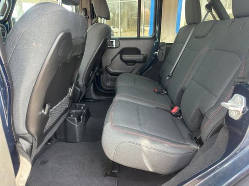 Used 2025 Jeep Wrangler Unlimited Rubicon image 31