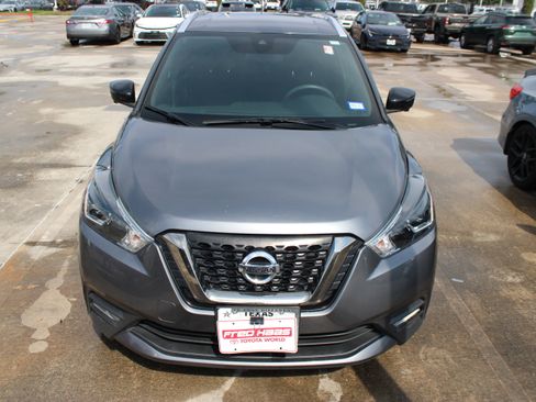 Used 2020 Nissan Kicks SR FWD image 4