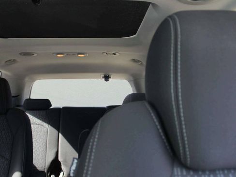 Used 2014 GMC Acadia SLE FWD image 7