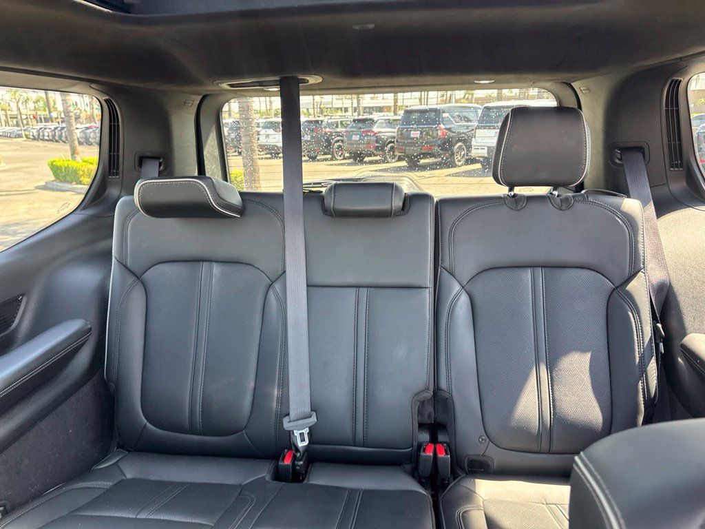 Used 2024 Jeep Grand Wagoneer Series II Obsidian w/ Quick Order Packagew 28T AWD/4WD image 17