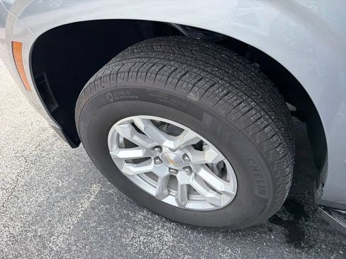 Used 2025 Chevrolet Tahoe LS RWD image 12