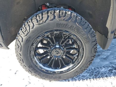 Used 2024 Chevrolet Silverado 2500 High Country w/ Technology Package image 36