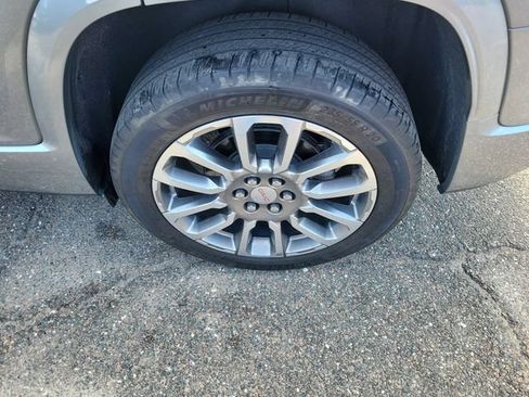 Used 2023 GMC Acadia Denali w/ Trailering Package FWD image 7