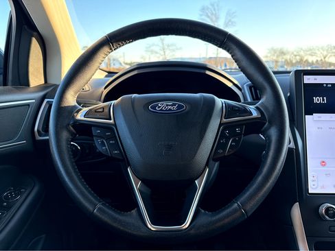 Used 2024 Ford Edge SEL image 10
