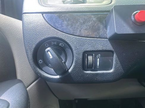 Used 2014 Dodge Grand Caravan American Value Package image 37