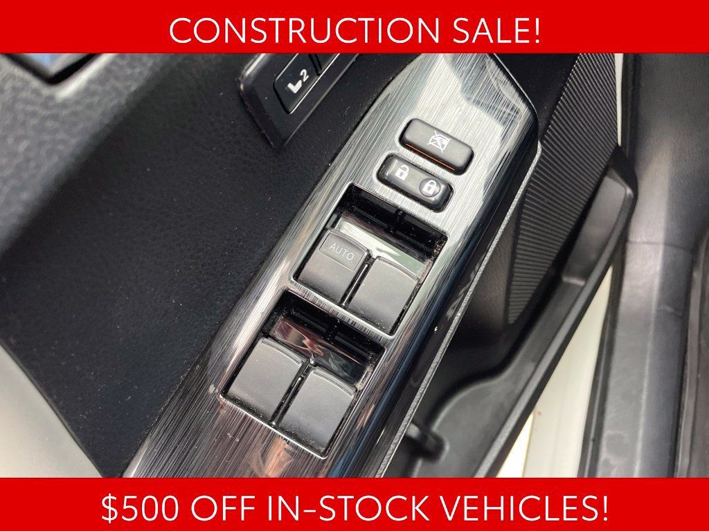 Used 2018 Toyota RAV4 Limited AWD/4WD image 27