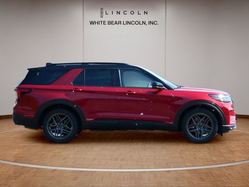 Used 2025 Ford Explorer ST w/ Sun And Sound Package AWD/4WD image 4