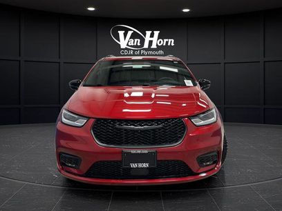 Used 2025 Chrysler Pacifica Limited